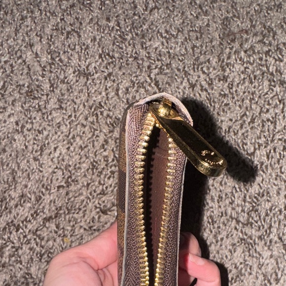 Authentic Louis Vuitton Damier Ebene Zippy Wallet - Picture 12 of 12